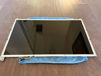 OEM Dell XPS 17 L702X - CHI MEI N173O6-L02 17.3" Laptop Screen replacement. - Image 1 of 4