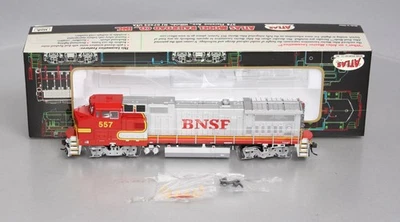 Atlas 9055 HO Scale BNSF GE Dash 8-40BW Diesel Locomotive #557 w/ DCC MT/Box - Image 1 of 4