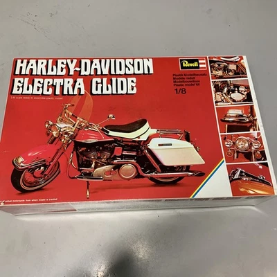 REVELL H-1224 HARLEY-DAVIDSON ELECTRA GLIDE 1:8  1974 - NUOVO Kit Da Montare - Immagine 1 di 4