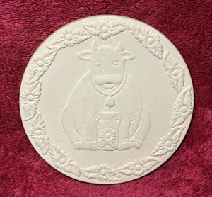 Placa de pared colgante o posavasos de arcilla de terracota de vaca de 4,5" en relieve 3D - Imagen 1 de 4