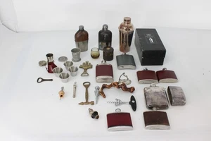 F Vintage Collection Of Breweriana Inc. James Dimon Hip Flask, Cocktail Shaker - Picture 1 of 14