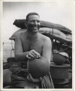 1945 Pressefoto Marine Unterwasserzerstörungsteam WWII Fähnrich SE Lanier - Bild 1 von 2