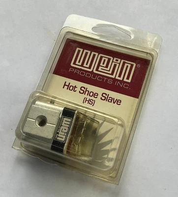 Wein ~ Flash Hot Shoe Slave (HS) ~ 940-030 ~ 150' Range ~ Camera HS or PC Sync - Image 1 of 2