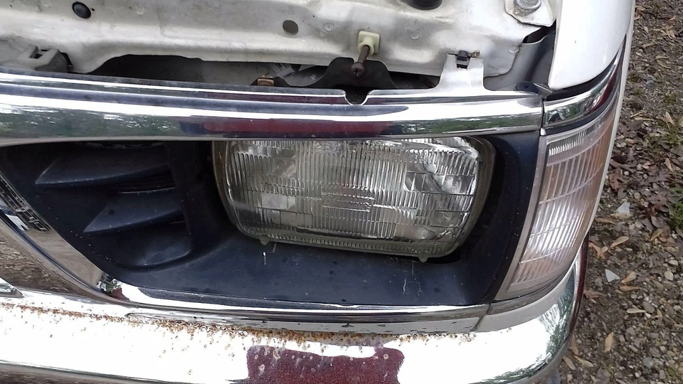 Фара в сборе TOYOTA TACOMA левая 95 96 97 - Изображение 1 из 1