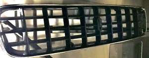 2005 VOLVO XC90 FRONT GRILLE VOLVO EMBLEM 8620641, 50091 OEM CHROME - Picture 1 of 5