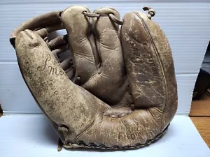 Antique Regent 4 Finger Baseball Glove Model # F60 Hank Bauer Signature - Picture 1 of 5