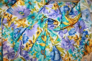 Vintage Hamil Textiles Floral Print 100% Cotton Sateen Fabric 2 yards - Picture 1 of 4