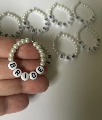 Dijes de vino personalizados 12 aros plateados letras blancas/negras perlas boda fiesta Foto 1 de 4