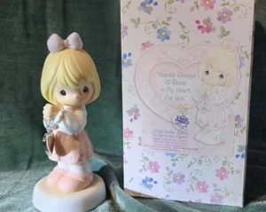 ESTATUILLA PRECIOSA DE MOMENTOS AMIGOS SE MANTIENEN DENTRO DEL CORAZÓN - Imagen 1 de 5