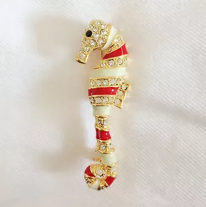New Red Gold White Stripe Seahorse Fish Ocean World Brooch Pin Pet Gift BR1043 - Picture 1 of 2