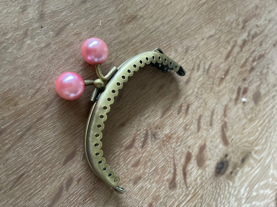 Taschenbügel mit Kugel-Verschluß: Farbe ROSA - Bild 1 von 1