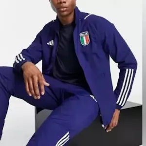 Adidas FIGC Italia Presentación Chaqueta de Pista Fútbol Para Hombre Talla XL NUEVO Calcio Italia - Imagen 1 de 12