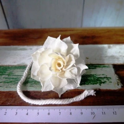 15 Dahlia Sharp Edge Sola Wood Diffuser Flowers 5 cm Dia. with Cotton Rope. - Image 1 of 4