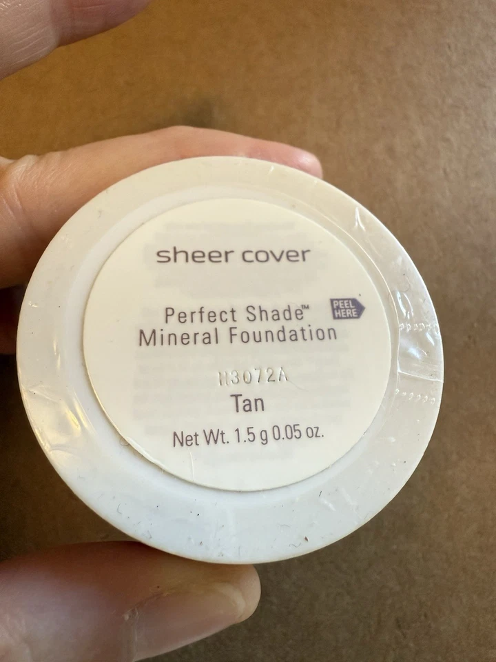 Sheer Cover Tan Foundation Perfect Shade Mineral Foundation Tan 1.5g - Image 1 of 3