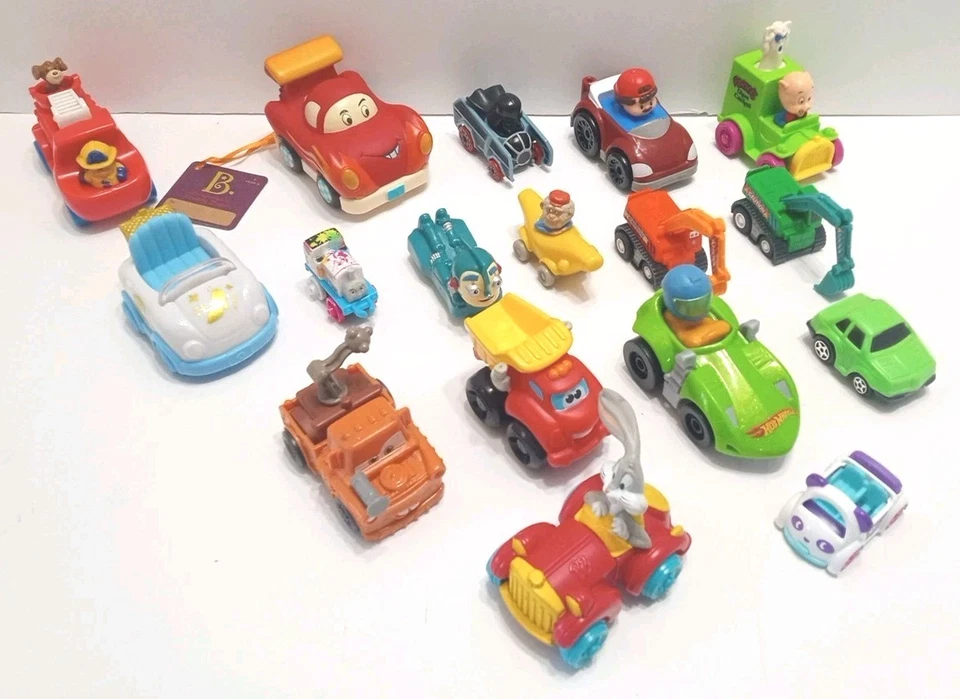 Lote de 17 coches y vehículos de juguete Looney Tunes Fisher Price Hot Wheels 1,4 libras  Foto 1 de 4
