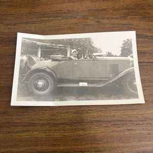 1930s Photo Woman Driving Roadster With Back Seat Up - Picture 1 of 7