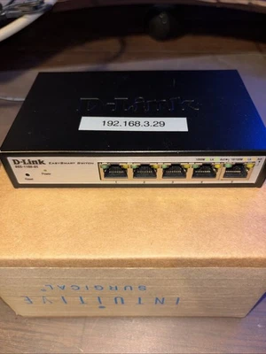 D-Link DGS-1100-05 Five Port Ethernet Switch With Adapter - Image 1 of 4