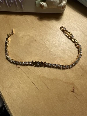 Pulsera Tenis Avon Vintage Tono Dorado Transparente Estrás 7 Pulgadas Largo Foto 1 de 2