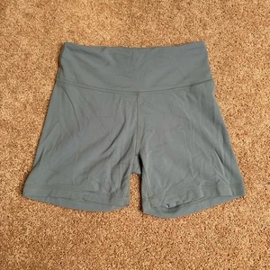 Aritzia TNA Biker Shorts - Picture 1 of 5