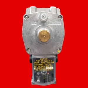 Siemens 124-007013 SKP55.013U1 Air/Gas Ratio Controlling Gas Valve Actuator (120 - Picture 1 of 5