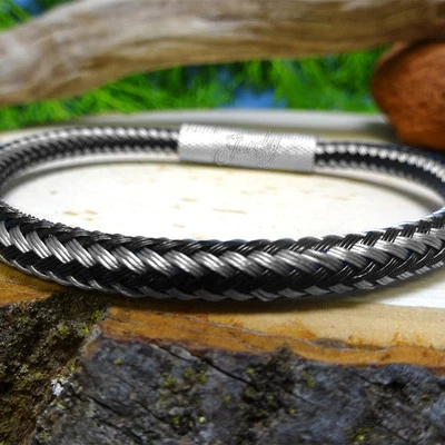 Pulsera de cable de acero inoxidable y alambre tejido negro Foto 1 de 3