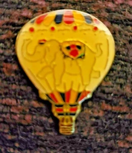 Vintage Emaille Heißluftballon Elefant Hut Pin Größe 1" hoch x 7/8" breit - Bild 1 von 1