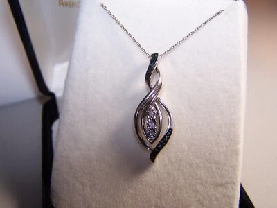 COLGANTE Y CADENA INFINITO PLATA ESTERLINA DIAMANTE AZUL Y BLANCO KAY JEWELERS Foto 1 de 4