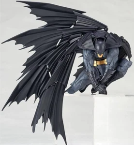 Amazing Yamaguchi 009 DC 15cm Justice League Batman Action Figure - Picture 1 of 6