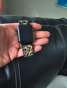 Apple Watch SE GPS + LTE Boîtier en aluminium 40 mm - Photo 1 sur 2