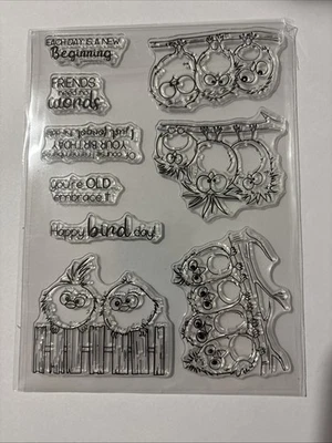 Juego de estampillas de cumpleaños con troqueles Little Birdies Foto 1 de 2