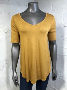 Maurice’s 24/7 Mustard Yellow Top Size Medium - Picture 1 of 4