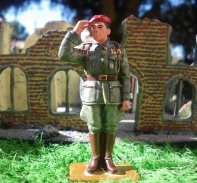 COLLECTION SOLDATS:  Le Lieutenant d'INFANTERIE Espagnol , 1942..no 82 - Photo 1/2