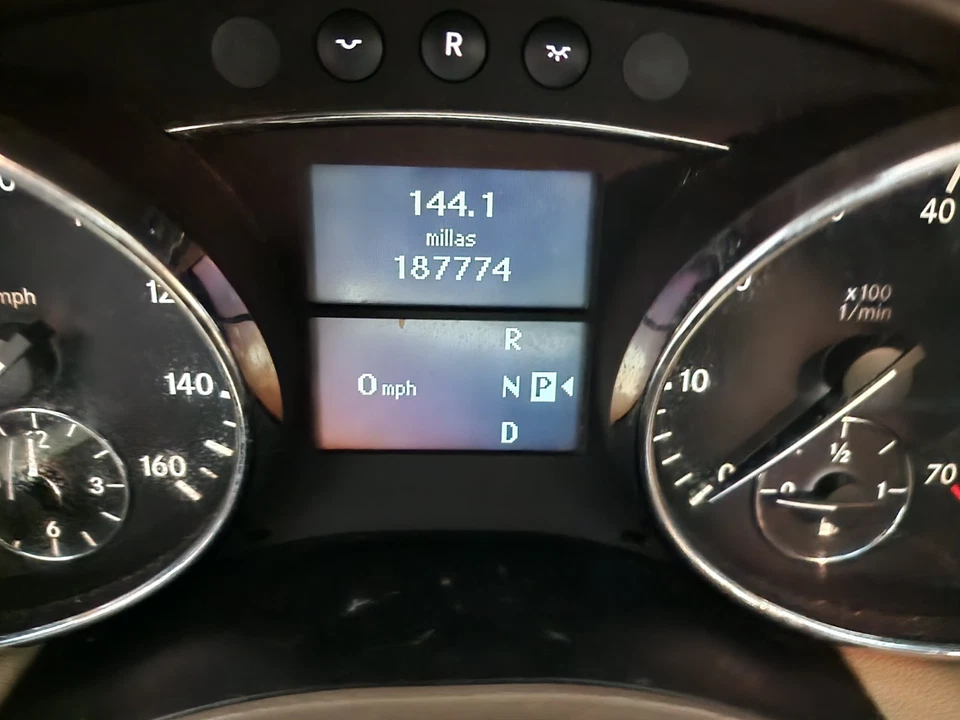 Cuadro de instrumentos velocímetro Mercedes-Benz R350 R500 R320 2006-2009 A2C5316460 Foto 1 de 4