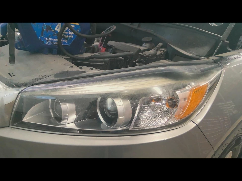 Conjunto de faros izquierdos usados se adapta a: Kia Sorento 2017 bombilla halógena tipo acento LED Foto 1 de 4