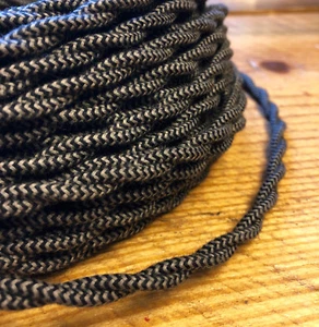 Alambre trenzado cubierto de tela - patrón negro/gris, cable lámpara de tela estilo vintage - Imagen 1 de 5