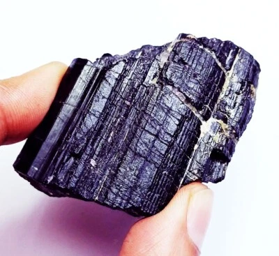 Natural Bi - Color Tourmaline Rough 315.75 Ct Certified Loose Gemstone - Image 1 of 4