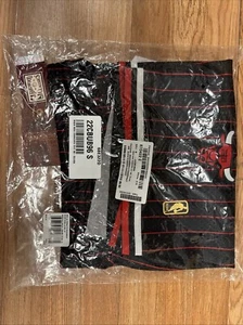 Chicago Bulls Mitchell & Ness 1996-1997 Alternate Swingman Trikot Shorts Herren S - Bild 1 von 9