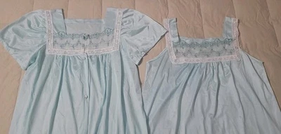 VINTAGE 2 piezas CAMISÓN LENCERÍA PEIGNOIR MONTGOMERY WARDS • CONJUNTO LARGO DE NYLON MED Foto 1 de 4