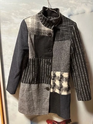 Abrigo para mujer Desigual retazos talla 36 - negro/gris texturas mixtas, abotonable Foto 1 de 4