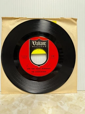 The Association One Too Many Mornings / Forty Times 7" 45 rpm 1965 Valiant V-730 - Image 1 of 2