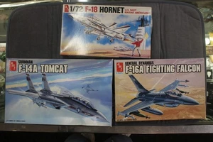 Set 3 aerei militari modello 1/72 - Foto 1 di 9