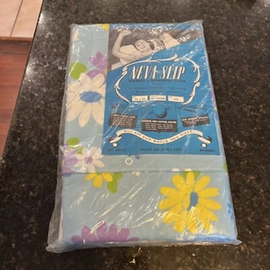 VTG NOS Neva-Slip Duvet KING Comforter Cover Blue bright flowers 72x84 CottonUSA - Picture 1 of 5