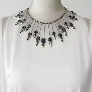 Collana BCBG Max Azria Stone tono argento dichiarazione ispirazione tribale - Foto 1 di 5