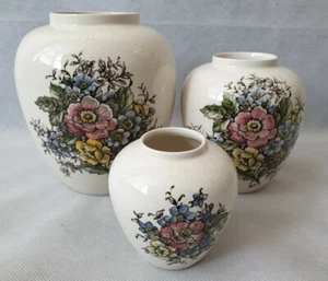 Vintage Art Deco Set of Three Crown Devon Fieldings Vases with Floral Designs - Picture 1 of 12