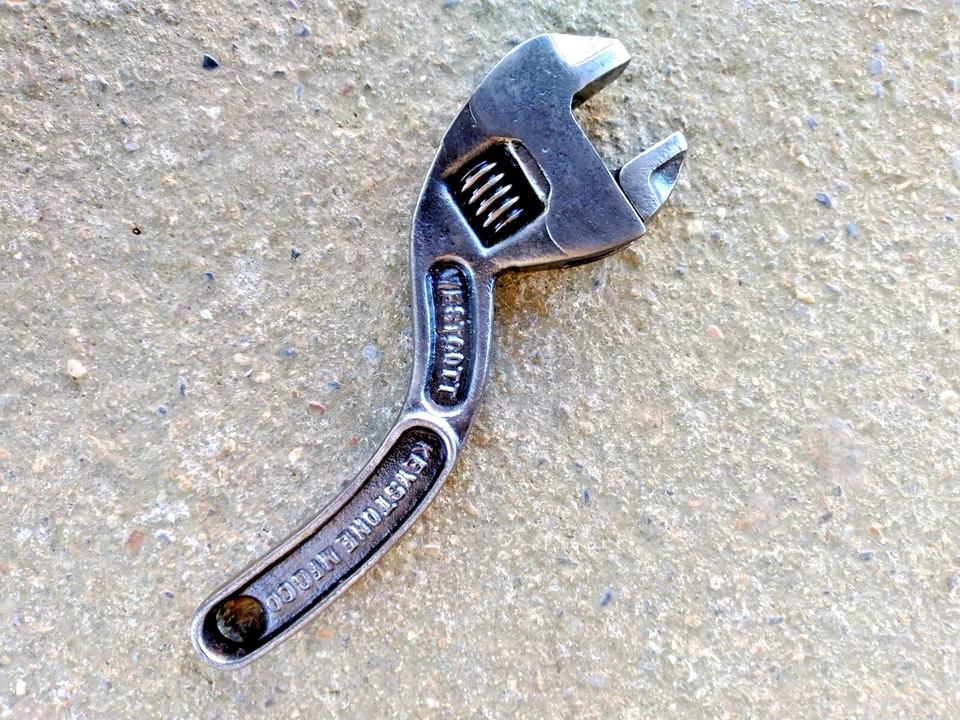 ANCIENNE PETITE CLE A MOLETTE 15,2CM - WESTCOTT USA -OUTIL DE GARAGE MECANIQUE- - Photo 1/2