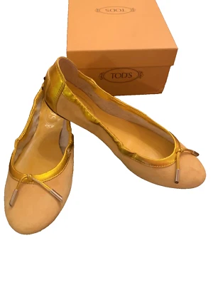 NUEVO Zapatos de conducir Tod's para mujer, zapatos planos de ballet, sin cordones, 8,5, amarillos, nuevos en caja Foto 1 de 4