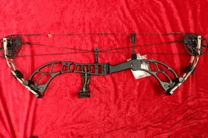 Darton Veracity 35 compound bow  70# RH black/camo *preowned* - Picture 1 of 2