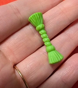 Muñeca Barbie juguete cuerda perro verde - Imagen 1 de 3