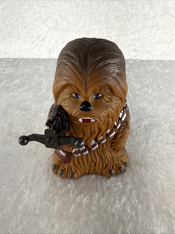 Figura de colección Star Wars Tomy Chewbacca 2001 necesita baterías no funciona Foto 1 de 4