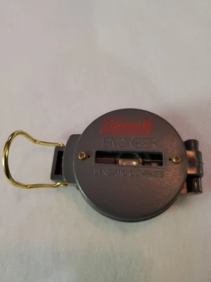 Компас туристический Coleman Engineer Lensatic со складной застежкой легкий серый - Изображение 1 из 4